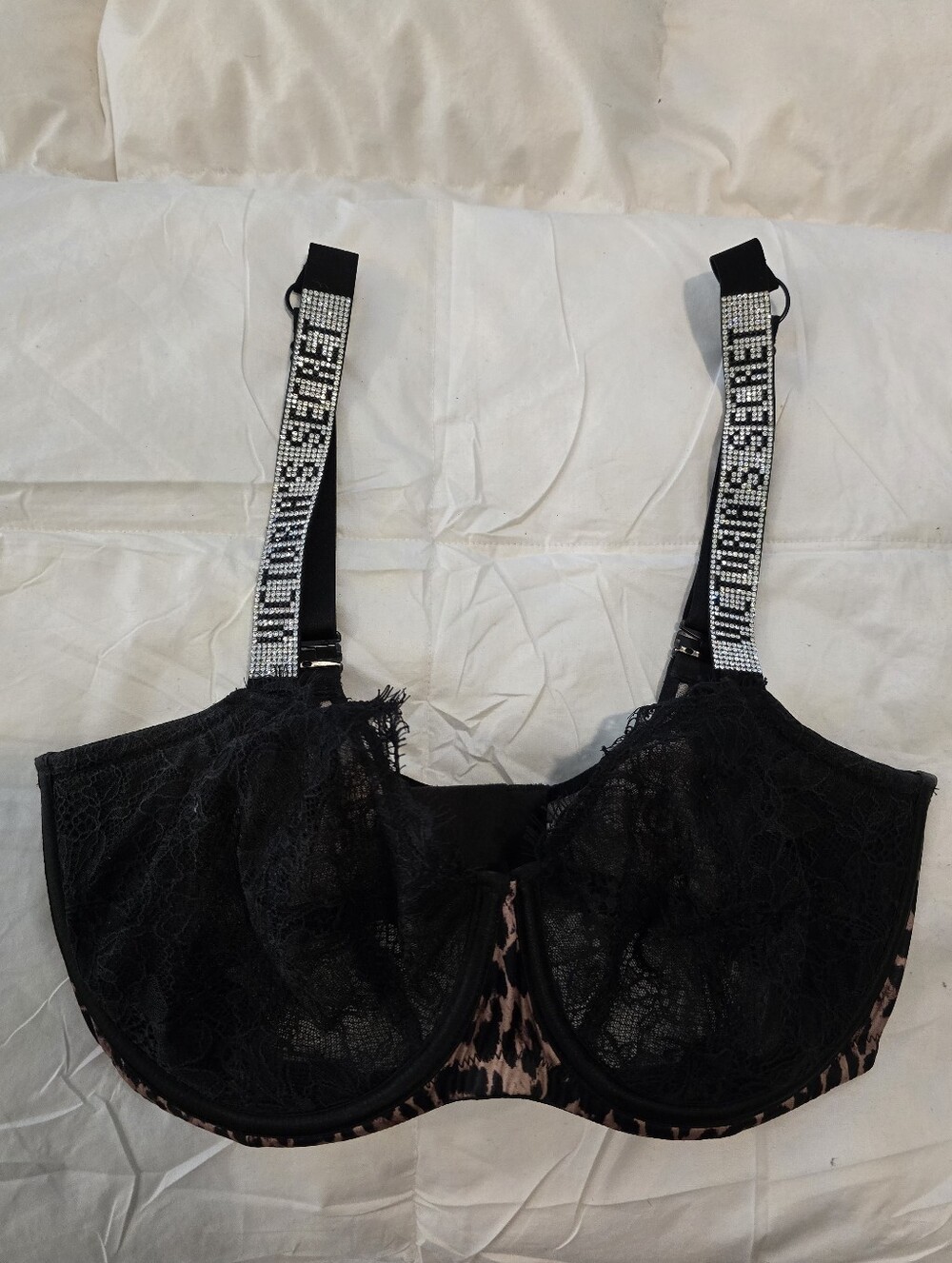 Victoria's Secret Animal Print Bling Logo Bra 34DDD